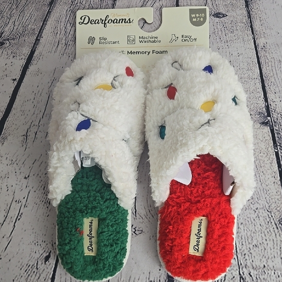 Dearfoams Holiday Slippers - Picture 1 of 8